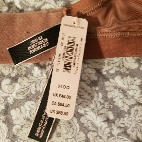 Victoria Secret - Very Sexy Bra & Panty Set - Picture 10 of 12